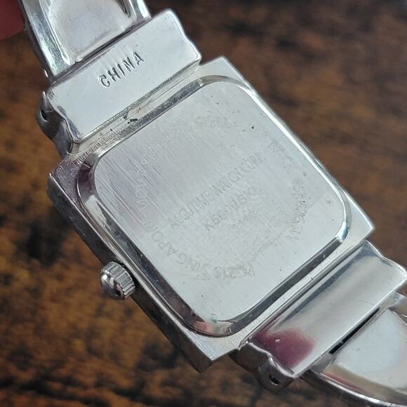 Vintage Watches Vivani Ladies Silver Quartz Bracelet Watch with Rhinestones - Picture 9 of 10